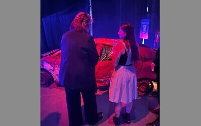 L'ambassadrice américaine aux Nations unies Linda Thomas-Greenfield visite une exposition à New York City organisée pour commémorer le massacre survenu lors du festival de musique électronique Supernova, le 20 juin 2024. (Crédit : US Mission to the UN)