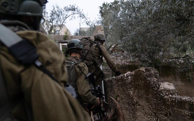 Les troupes de l’armée israélienne de la brigade régionale de Samarie opèrant près de Naplouse, en mai 2023 (Crédit : Porte-parole de l'armée israélienne)