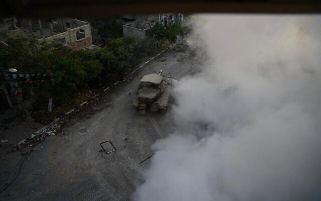 Des troupes de l'unité multi-domaine, ou unité "Refaïm" ("fantôme" en hébreu) en train d'opérer dans le quartier Sabra de la ville de Gaza, sur une photo publiée le 1er juin 2024. (Crédit : Armée israélienne)