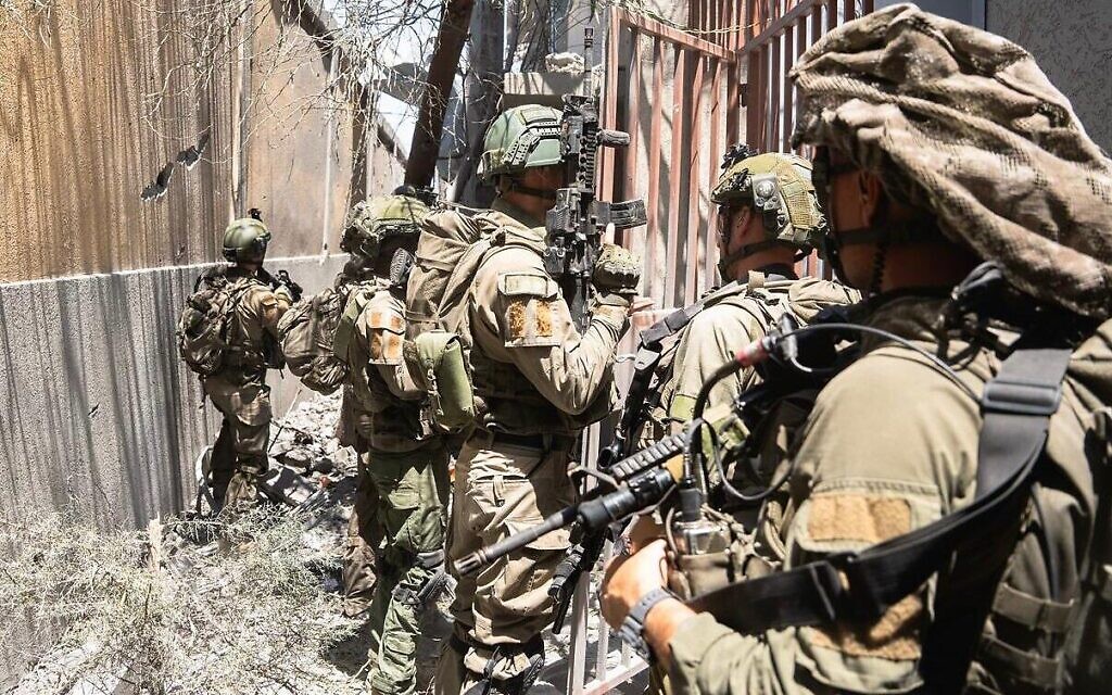 Les troupes de l'armée israélienne opérant dans la bande de Gaza, sur une photo approuvée à la publication le 9juin 2024. (Crédit : Armée israélienne)