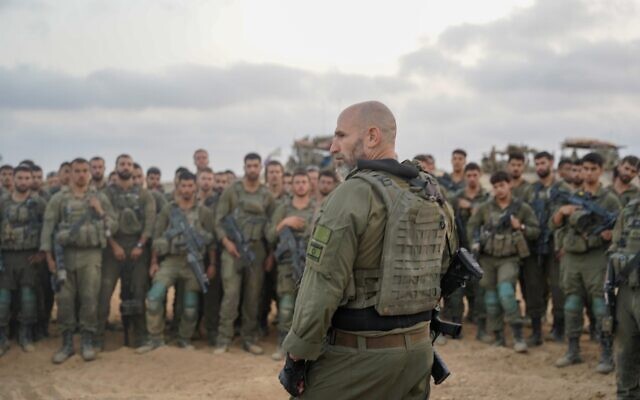 Des troupes de la 98e division opérant dans le centre de la bande de Gaza, sur une image publiée le 11 juin 2024. (Crédit : Armée israélienne) Des troupes de la 98e division opérant dans le centre de la bande de Gaza, sur une image publiée le 11 juin 2024. (Crédit : Armée israélienne)