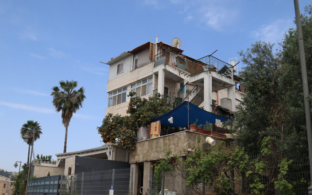 Beit Safafa moderne, à Jérusalem. (Crédit : Shmuel Bar-Am)