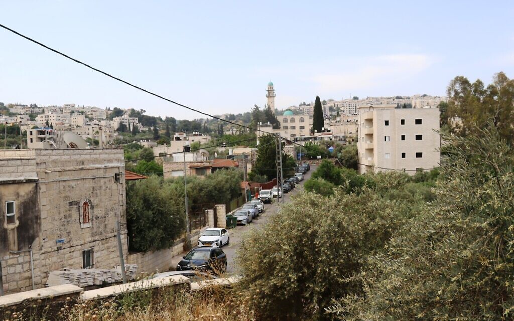 L'actuelle Beit Safafa, à Jérusalem. (Crédit : Shmuel Bar-Am)