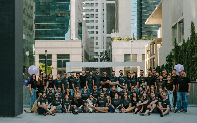 L'équipe de la startup technologique israélienne Planck, qui développe une plateforme de données d'assurance basée sur l'intelligence artificielle. (Crédit : Autorisation) L'équipe de la startup technologique israélienne Planck, qui développe une plateforme de données d'assurance basée sur l'intelligence artificielle. (Crédit : Autorisation)