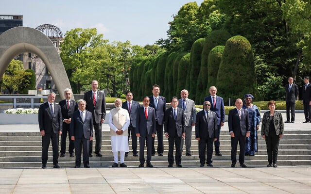 Les dirigeants du monde entier en marge du sommet du G7, à Hiroshima, dans l'ouest du Japon, le 21 mai 2023. (Crédit: Takashi Aoyama/Pool Photo via AP) Les dirigeants du monde entier en marge du sommet du G7, à Hiroshima, dans l'ouest du Japon, le 21 mai 2023. (Crédit: Takashi Aoyama/Pool Photo via AP)
