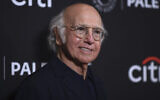 Larry David à une projection de « Curb Your Enthusiasm » pendant le PaleyFest, au Dolby Theater de Los Angeles, le 18 avril 2024. (Crédit : Richard Shotwell/Invision/AP)