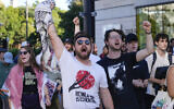 Des manifestants anti-israéliens à l'université de Sydney, le 24 avril 2024. (Crédit : AP Photo/Mark Baker)