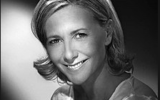 Claire Chazal, ex-présentatrice du journal télévisé de TF1, en 2008. (Crédit : Studio Harcourt/Wikipedia)