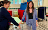 Elsa Pariente, lors de son vote dans le 19e arrondissement de Paris, le 30 juin 2024. (Crédit : Elsa Pariente / X.com)