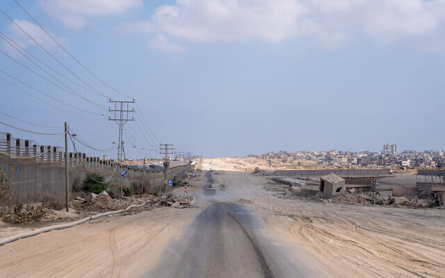 Le corridor de Philadelphie, la zone frontalière entre l'Égypte et la bande de Gaza, à Rafah, le 16 juillet 2024. (Crédit : Emanuel Fabian/Times of Israel) Le corridor de Philadelphie, la zone frontalière entre l'Égypte et la bande de Gaza, à Rafah, le 16 juillet 2024. (Crédit : Emanuel Fabian/Times of Israel)