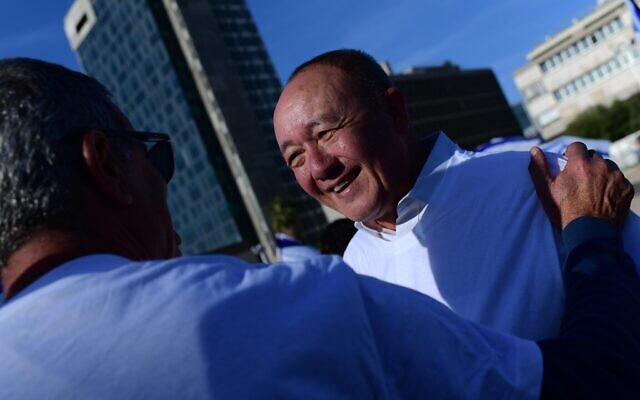 Eliezer Marom, à Tel Aviv, le 2 avril 2023. (Crédit : Tomer Neuberg/Flash90)