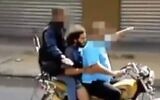 Capture d'écran d'un clip vidéo non daté, publié le 23 juillet 2024, montrant l'otage Matan Zangauker transporté par des terroristes palestiniens dans la bande de Gaza après l'attaque du 7 octobre du Hamas contre le sud d'Israël. (Capture d'écran de la vidéo X : utilisée conformément à l'article 27a de la loi sur le droit d'auteur)