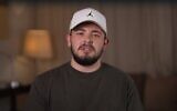 L'ex-otage Almog Meir Jan prend la parole dans un message vidéo publié le 6 juillet 2024. (Crédit : Capture d'écran/Forum des familles de disparus)
