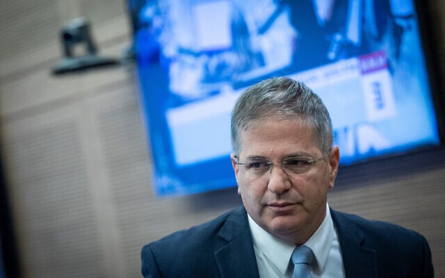 Le ministre de l'Éducation Yoav Kisch lors d'une réunion de la commission de l'Éducation, de la Culture et des Sports à la Knesset, à Jérusalem, le 26 juin 2024. (Crédit : Yonatan Sindel/Flash90) Le ministre de l'Éducation Yoav Kisch lors d'une réunion de la commission de l'Éducation, de la Culture et des Sports à la Knesset, à Jérusalem, le 26 juin 2024. (Crédit : Yonatan Sindel/Flash90)