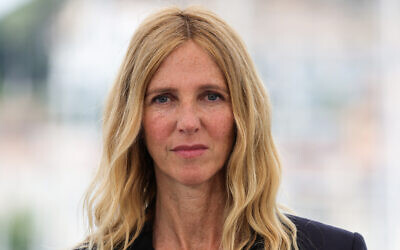 L'actrice française Sandrine Kiberlain assiste à un photocall pour le film « Novembre » lors de la 75ème édition du Festival de Cannes à Cannes, dans le sud de la France, le 23 mai 2022. (Photo Valery HACHE / AFP)