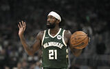Patrick Beverley des Milwaukee Bucks lors d'un match contre les Indiana Pacers, à Milwaukee, le 30 avril 2024. (Crédit : Morry Gash/AP)