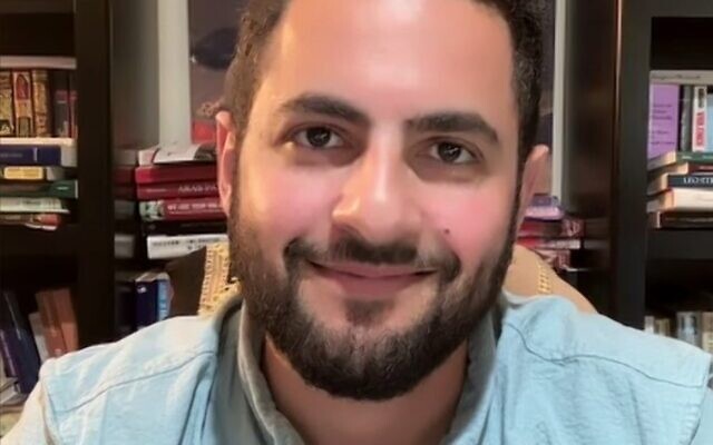 L'analyste et auteur américain d'origine égyptienne Hussein Aboubakr Mansour à son domicile de Washington DC, le 3 juillet 2024. (Capture d'écran : Interview sur Zoom)