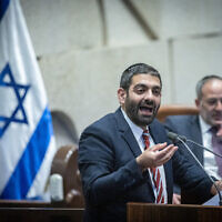 Le ministre des Affaires religieuses, Michael Malkieli, lors d'une session du plénum de la Knesset, à Jérusalem, le 15 avril 2024. (Crédit : Chaïm Goldberg/Flash90)