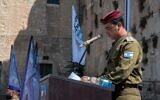 Le colonel Yishaï Rosilio, prononçant un discours d'adieu à son départ en tant que chef de la brigade régionale de Judée, en Cisjordanie, le 1er août 2024. (Crédit : Armée israélienne)