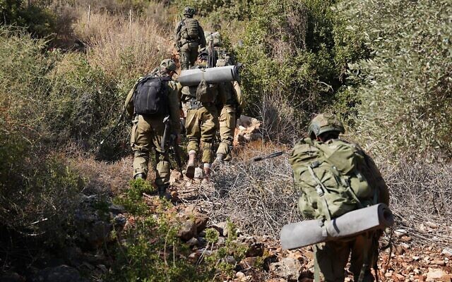 Des troupes de la Brigade Kfir effectuant un exercice dans le nord d'Israël, sur une image publiée le 4 août 2024. (Crédit : Armée israélienne) Des troupes de la Brigade Kfir effectuant un exercice dans le nord d'Israël, sur une image publiée le 4 août 2024. (Crédit : Armée israélienne)