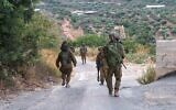 Des soldats de la 646e brigade parachutiste de réserve effectuant un exercice dans le nord d'Israël, sur une photo publiée le 11 août 2024. (Crédit : Armée israélienne)
