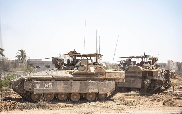 Des soldats de l'armée israélienne opérant dans la bande de Gaza, sur une photo publiée le 17 août 2024. (Crédit : Armée israélienne)