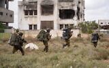 Photo d'illustration : Des réservistes de la 252e division opérant dans le corridor de Netzarim dans le centre de la bande de Gaza, sur une photo publiée le 25 août 2024. (Crédit : Armée israélienne)
