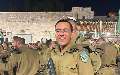 Le sergent Nahman Dekel, 20 ans, a été tué en combattant le Hamas dans le kibboutz Sufa le 7 octobre 2023. (Crédit : Autorisation)