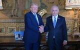 L'ancien président américain Donald Trump recevant le Premier ministre Benjamin Netanyahu dans son complexe de Mar-a-Lago, en Floride, le 26 juillet 2024. (Crédit : Amos Ben Gershom/GPO)