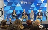 Session du sommet de l'ICA sur l'alliance américano-israélienne avec (de gauche à droite) la modératrice Yuna Leibzon, les panélistes Michael Oren, Victoria Coates et Dennis Ross, à Washington, DC, le 21 septembre 2024. (Crédit : Robert Sarner/Times of Israel)