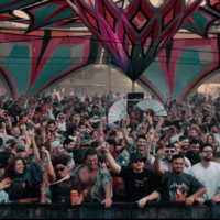 Le festival de musique EDM de Nova dans le sud d'Israël, tel qu'il apparaît dans le film documentaire de Yariv Mozer, « We Will Dance Again ». (Crédit : Production)