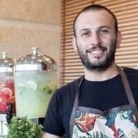 Alex Lobanov, barman en chef de la rave Nova, enlevé le 7 octobre 2023, lorsque des terroristes du Hamas ont attaqué la rave du désert (Autorisation)