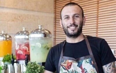Alex Lobanov, barman en chef de la rave Nova, enlevé le 7 octobre 2023, lorsque des terroristes du Hamas ont attaqué la rave du désert (Autorisation)