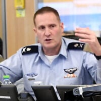 Le chef de l’armée de l’air israélienne, le général Tomer Bar, s’exprimant dans une vidéo publiée le 21 septembre 2024. (Crédit : Armée israélienne)