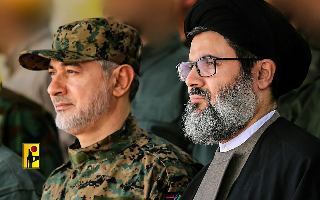 Le commandant militaire du Hezbollah, Ibrahim Aqil, à gauche,  et un haut responsable du Hezbollah, Hachem Safieddine, sur une photo non datée diffusée par le groupe terroriste le 21 septembre 2024. (Crédit : Service de presse du Hezbollah)
