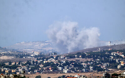 Une frappe aérienne israélienne sur des cibles du Hezbollah, dans la région de Nabatieh, au sud du Liban, le 25 septembre 2024. (Crédit : Rabih Daher/AFP)