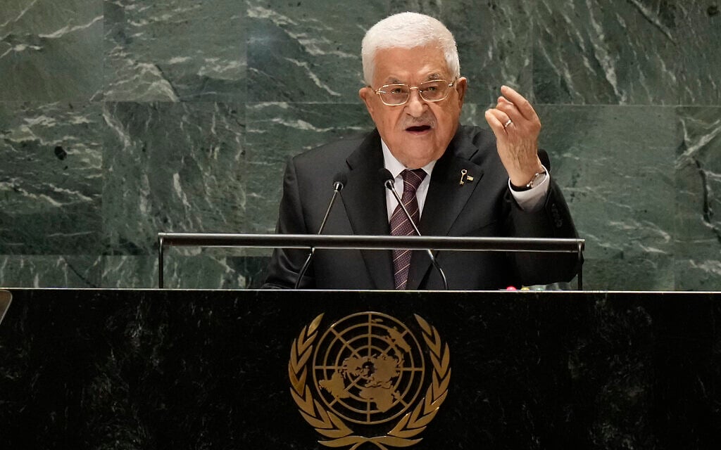 Le dirigeant de l'Autorité palestinienne, Mahmoud Abbas, à la tribune de la 79ᵉ session de l'Assemblée générale des Nations unies, au siège de l'ONU, à New York, le 26 septembre 2024. (Crédit : Frank Franklin II/AP)