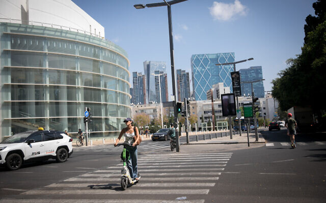 Photo d'illustration : la place Habima de Tel Aviv, le 25 septembre 2024. (Crédit : Miriam Alster/FLASH90) Photo d'illustration : la place Habima de Tel Aviv, le 25 septembre 2024. (Crédit : Miriam Alster/FLASH90)