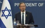 Illustration : Le président Isaac Herzog s'exprimant lors d'une visite officielle, en Serbie, le 11 septembre 2024. (Crédit : Capture d'écran/GPO)