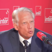 L'ancien Premier ministre français Dominique de Villepin, invité dans la matinale de France Inter, le 12 septembre 2024. (Capture d'écran Youtube / France Inter / utilisée conformément à l'article 27a de la loi sur le droit d'auteur)