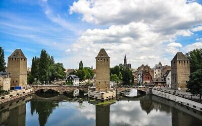 Les Ponts couverts de Strasbourg vus depuis la terrasse panoramique du barrage Vauban, le 12 juillet 2015. (Crédit : 	Elizaveta Butryn / CC BY-SA 4.0)