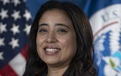 Brenda Abdelall, l'avocate égypto-américaine engagée par la campagne présidentielle de la vice-présidente américaine Kamala Harris en 2024, a été secrétaire adjointe au partenariat et à l'engagement au ministère américain de la Sécurité intérieure en 2022. (Crédit : Zachary Hupp/DHS)