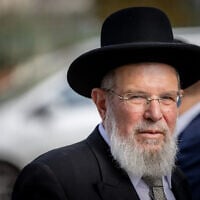 Le rabbin Kalman Ber assistant au vote pour l'élection du nouveau Grand Rabbin ashkénaze, au siège du Grand Rabbinat, à Jérusalem, le 31 octobre 2024. (Crédit : Chaïm Goldberg/Flash90)