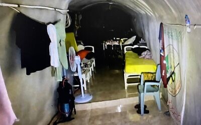 Une photographie publiée par l'armée israélienne le 19 octobre 2024 montre un tunnel sous le quartier Tel Sultan de Rafah où le chef du Hamas Yahya Sinwar s'est caché pendant plusieurs mois. (Crédit : Tsahal)