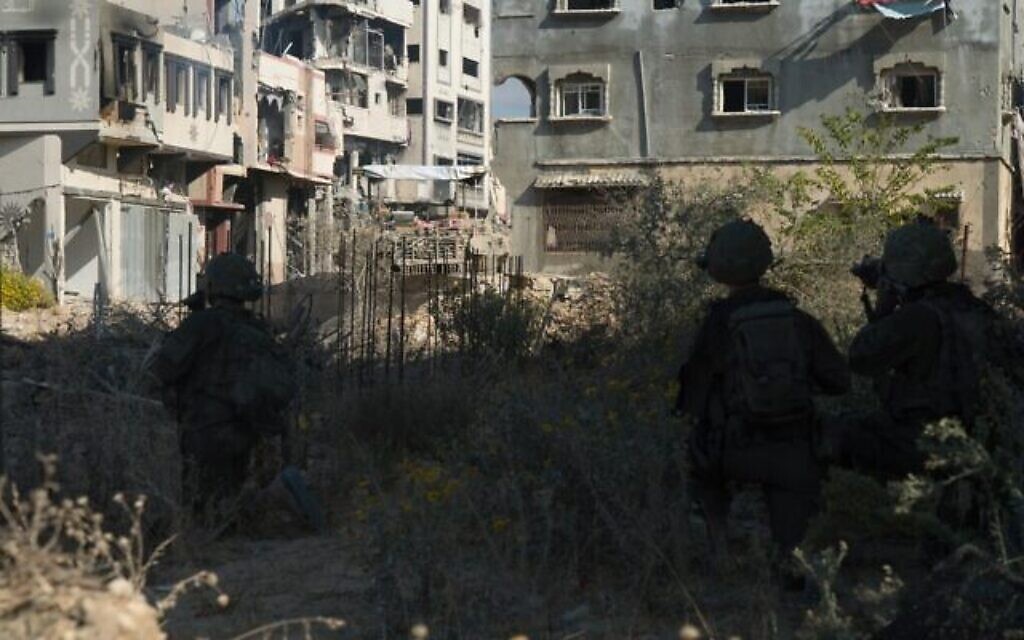 Les troupes de l'armée israélienne opérant dans la bande de Gaza, sur une photo autorisée à la publication le 9 octobre 2024. (Crédit : Armée israélienne)