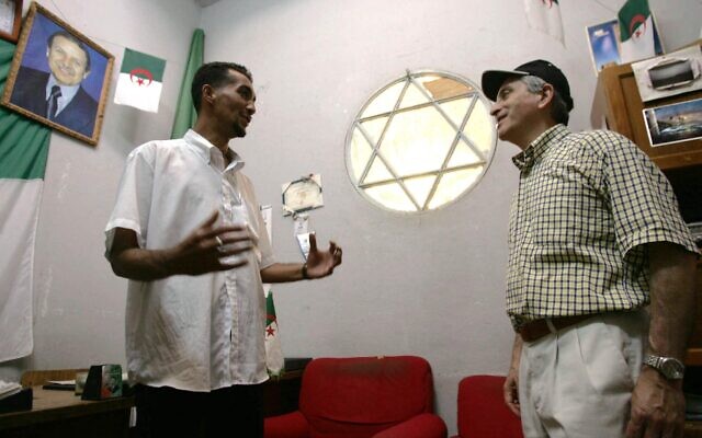 L'ancienne synagogue Rabb, en Algérie, le 25 mai 2005. (Crédit : Mehdi Fédouach/AFP)