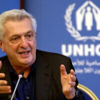 Le Haut Commissariat des Nations unies pour les réfugiés (HCR), Filippo Grandi, donne une conférence de presse, à Beyrouth, le 6 octobre 2024. (Crédit : Ibrahim Amro/AFP)