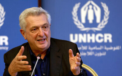 Le Haut Commissariat des Nations unies pour les réfugiés (HCR), Filippo Grandi, donne une conférence de presse, à Beyrouth, le 6 octobre 2024. (Crédit : Ibrahim Amro/AFP)