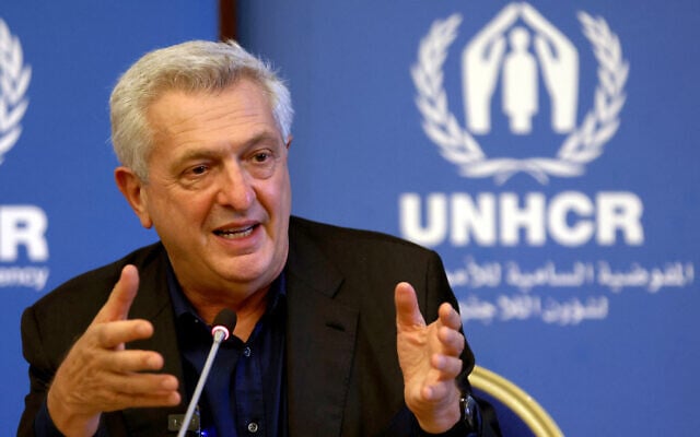 Le Haut Commissariat des Nations unies pour les réfugiés (HCR), Filippo Grandi, donne une conférence de presse, à Beyrouth, le 6 octobre 2024. (Crédit : Ibrahim Amro/AFP) Le Haut Commissariat des Nations unies pour les réfugiés (HCR), Filippo Grandi, donne une conférence de presse, à Beyrouth, le 6 octobre 2024. (Crédit : Ibrahim Amro/AFP)