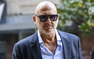Alan Yazbek arrivant au tribunal local de Downing Centre, à Sydney, en Australie, le 24 octobre 2024. (Crédit : Bianca De Marchi/AAP Image via AP)